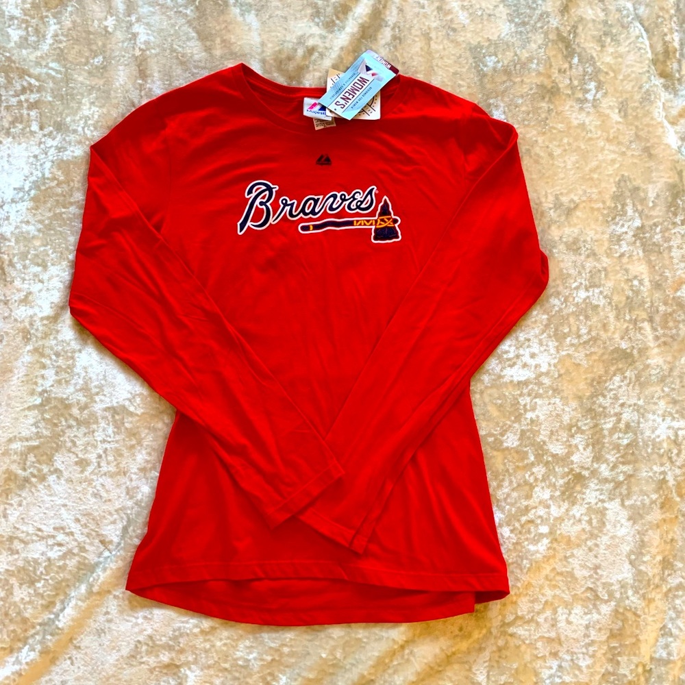 NWT Majestic MLB Atlanta Braves long sleeve t-shirt.  MSRP $45.00.